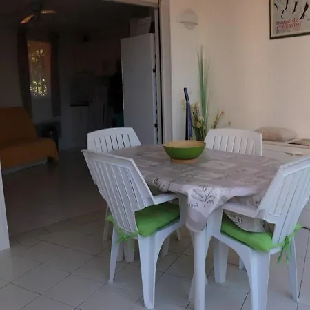 Charmant T2 En Rez-de-jardin Avec Veranda * Cavalaire-sur-Mer